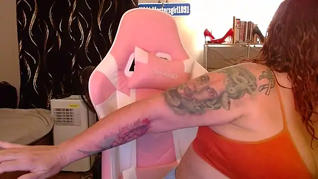 Nikkimastersgirl1091 online show from 10-04-25, 07:04