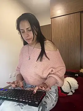 Effyvice13 online show from 12-18-25, 01:37