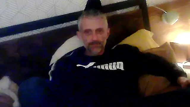 Snapshot of unclestefansdick chatting on 10-05-25, 02:57 unclestefansdick online show from 10-05-25, 02:57
