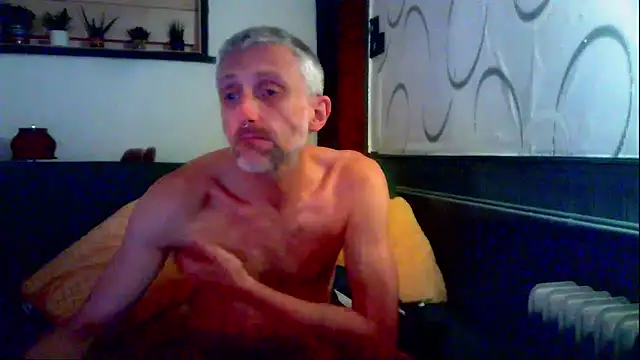 Snapshot of unclestefansdick chatting on 09-15-25, 03:07 unclestefansdick online show from 09-15-25, 03:07