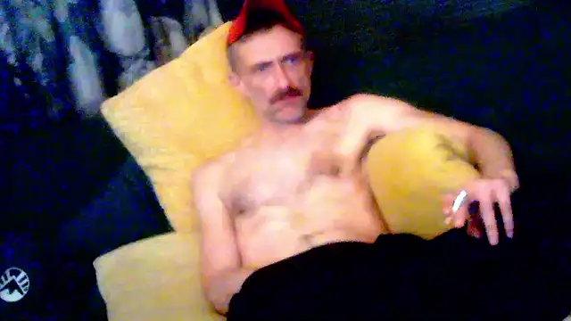Snapshot of unclestefansdick chatting on 10-19-25, 02:36 unclestefansdick online show from 10-19-25, 02:36