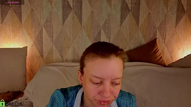 Snapshot of Michelle_Blond chatting on 06-11-26, 01:05 Michelle Blond online show from 06-11-26, 01:05