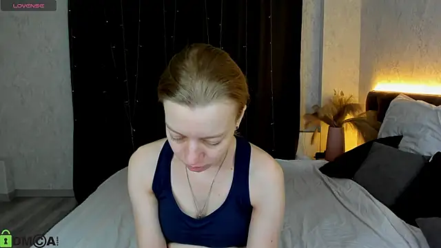 Snapshot of Michelle_Blond chatting on 12-21-25, 08:16 Michelle Blond online show from 12-21-25, 08:16