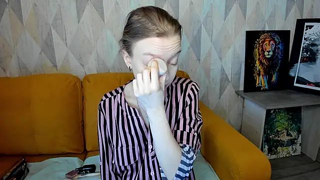 Michelle Blond online show from 02-21-25, 07:01