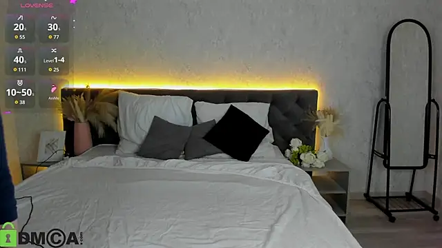 Snapshot of Michelle_Blond chatting on 03-02-26, 09:16 Michelle Blond online show from 03-02-26, 09:16