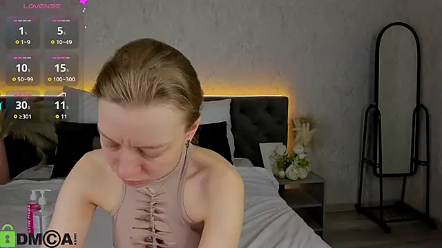 Snapshot of Michelle_Blond chatting on 02-06-26, 09:05 Michelle Blond online show from 02-06-26, 09:05