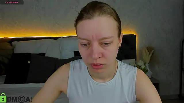 Snapshot of Michelle_Blond chatting on 02-02-26, 09:19 Michelle Blond online show from 02-02-26, 09:19