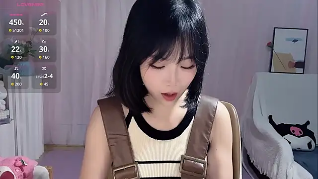 Snapshot of LaoSHI-999 chatting on 09-15-25, 10:05 LaoSHI-999 online show from 09-15-25, 10:05