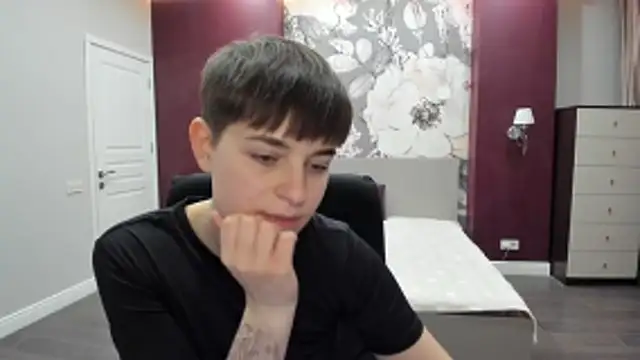 EmiliaYours online show from 01-06-26, 04:00