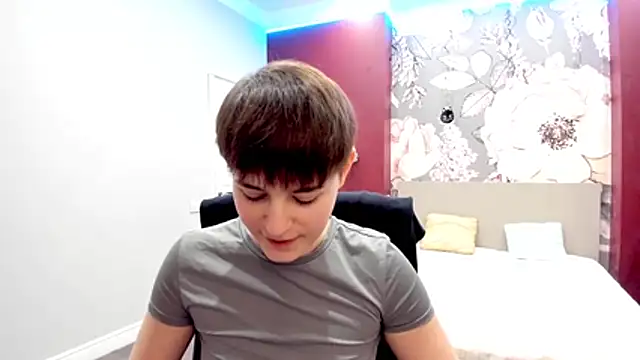 EmiliaYours online show from 02-16-26, 03:32