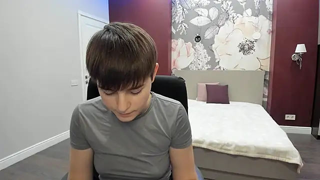 EmiliaYours online show from 11-22-25, 02:49