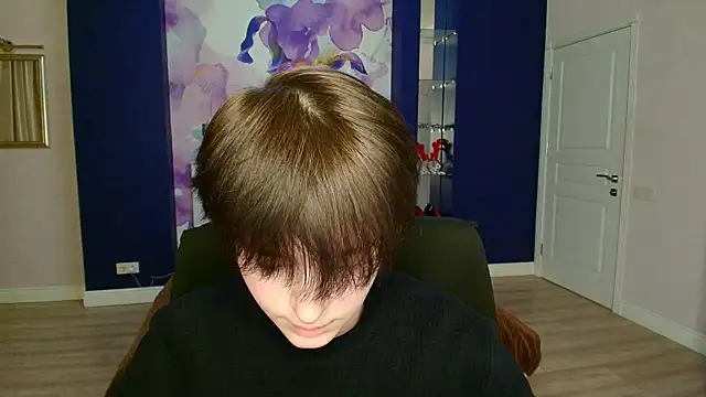 Snapshot of EmiliaYours chatting on 02-18-25, 05:09 EmiliaYours online show from 02-18-25, 05:09