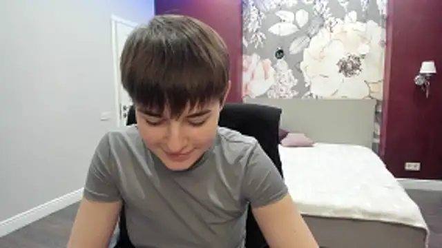 EmiliaYours online show from 12-18-25, 03:27