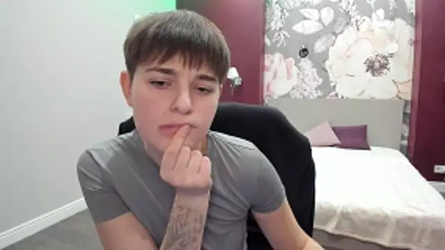 EmiliaYours online show from 11-08-25, 02:31