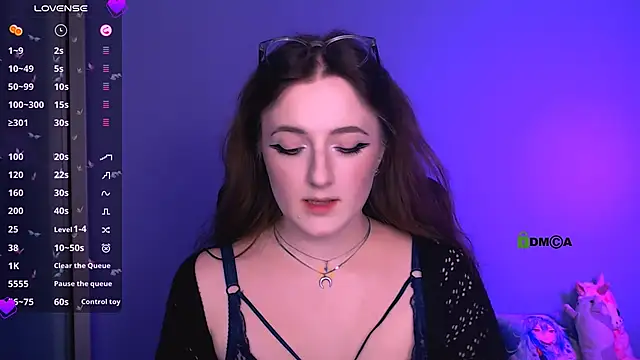 luna berryy online show from 11-19-25, 08:53