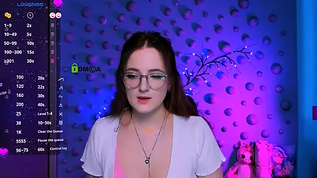 luna berryy online show from 12-19-25, 08:22