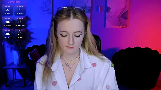 luna berryy online show from 04-08-26, 08:21