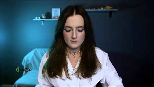 luna berryy online show from 11-10-25, 08:25