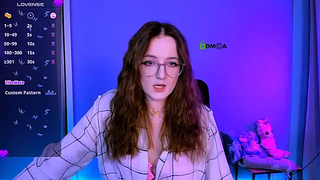 luna berryy online show from 11-18-25, 08:56