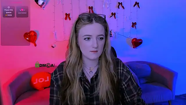 luna berryy online show from 04-11-26, 07:17