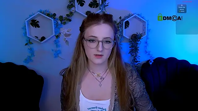luna berryy online show from 06-11-26, 07:00