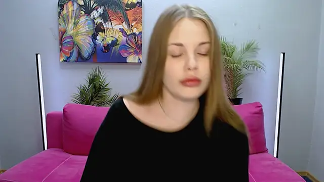 Snapshot of holy_kitty chatting on 09-10-25, 06:12 holy kitty online show from 09-10-25, 06:12