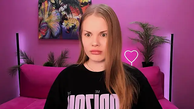 Snapshot of holy_kitty chatting on 10-21-25, 01:21 holy kitty online show from 10-21-25, 01:21