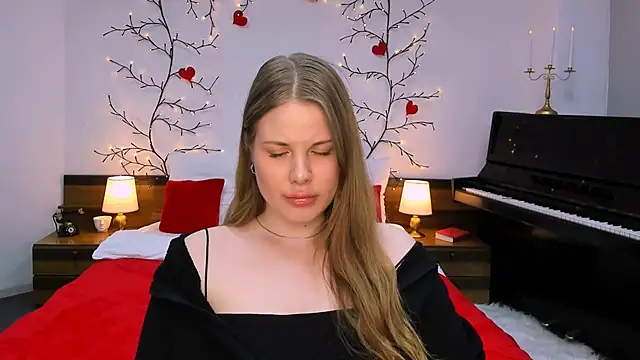 Snapshot of holy_kitty chatting on 02-28-25, 05:26 holy kitty online show from 02-28-25, 05:26