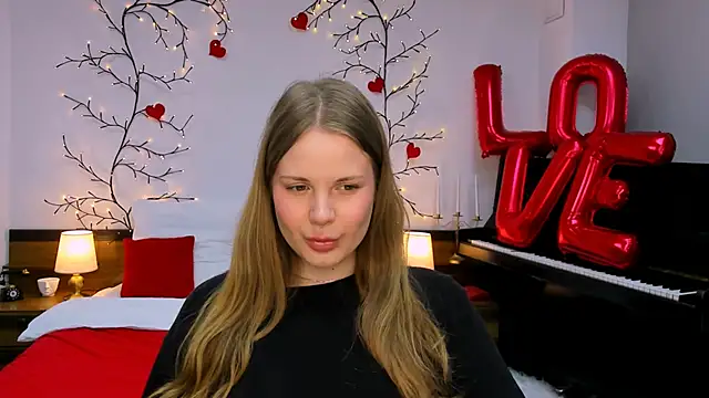 Snapshot of holy_kitty chatting on 02-25-25, 12:27 holy kitty online show from 02-25-25, 12:27