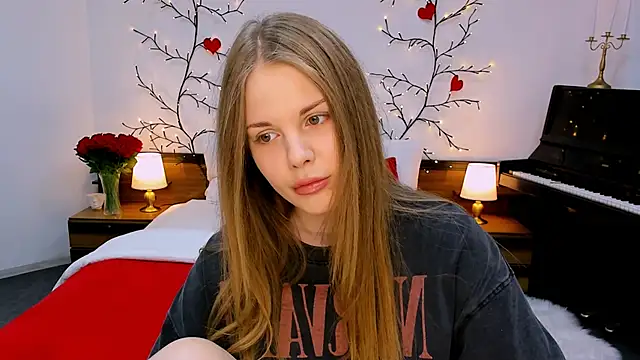 Snapshot of holy_kitty chatting on 09-13-25, 09:09 holy kitty online show from 09-13-25, 09:09