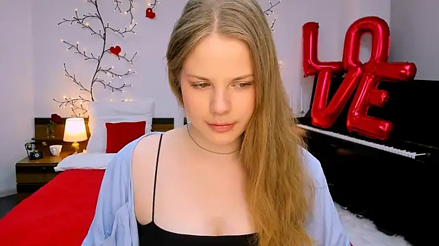 Snapshot of holy_kitty chatting on 02-22-25, 05:13 holy kitty online show from 02-22-25, 05:13