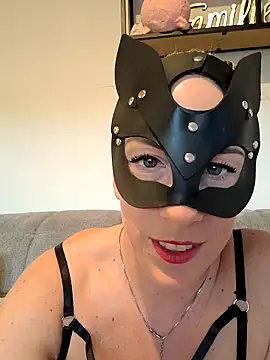 Snapshot of Secret_couple_ chatting on 10-29-25, 03:22 Secret couple  online show from 10-29-25, 03:22