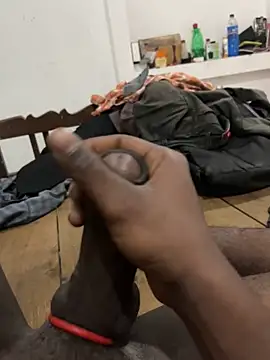 Snapshot of tamil000000 chatting on 02-14-25, 02:33 tamil000000 online show from 02-14-25, 02:33