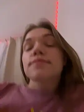 KitteCat online show from 10-28-25, 03:22