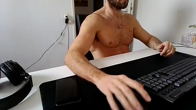 alpha-hunk online show from 01-11-26, 11:28