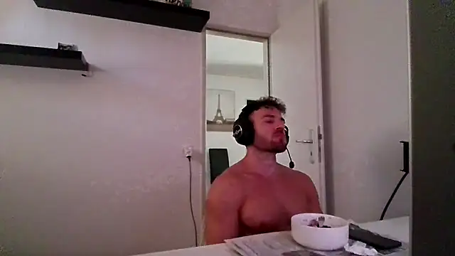 Snapshot of alpha-hunk chatting on 07-08-26, 10:38 alpha-hunk online show from 07-08-26, 10:38
