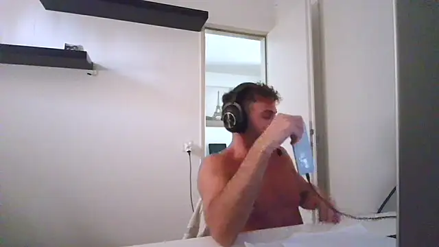 Snapshot of alpha-hunk chatting on 07-15-26, 01:07 alpha-hunk online show from 07-15-26, 01:07