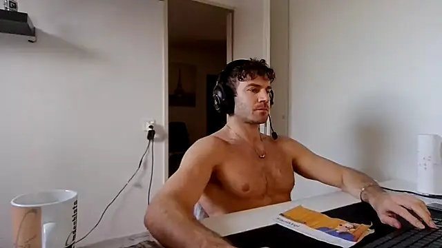 Snapshot of alpha-hunk chatting on 01-17-26, 01:15 alpha-hunk online show from 01-17-26, 01:15