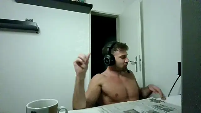 Snapshot of alpha-hunk chatting on 07-07-26, 08:01 alpha-hunk online show from 07-07-26, 08:01