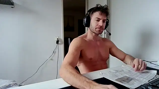 alpha-hunk online show from 12-14-25, 10:43