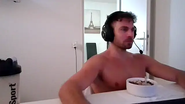 Snapshot of alpha-hunk chatting on 07-06-26, 10:22 alpha-hunk online show from 07-06-26, 10:22