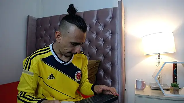 Sr Magnus  online show from 10-07-25, 07:31