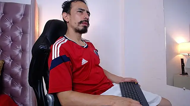 Sr Magnus  online show from 09-29-25, 05:14