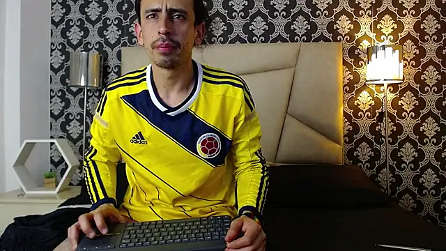 Sr Magnus  online show from 03-11-25, 04:41