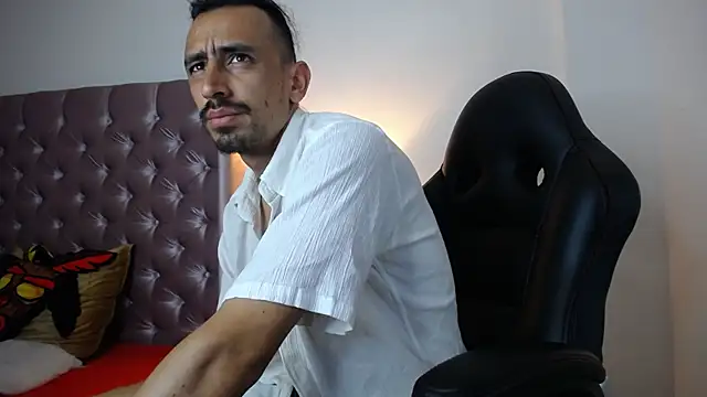 Sr Magnus  online show from 10-14-25, 05:41