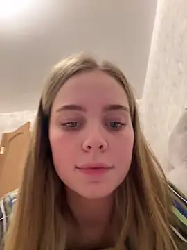 SIlviaBeyt online show from 10-18-25, 09:06