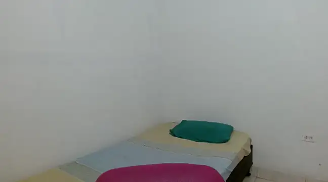 Snapshot of estefania224 chatting on 03-11-25, 05:13 estefania224 online show from 03-11-25, 05:13