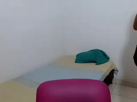 Snapshot of estefania224 chatting on 03-14-25, 02:20 estefania224 online show from 03-14-25, 02:20