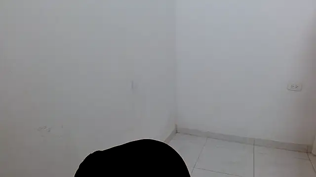 Snapshot of estefania224 chatting on 07-11-26, 12:33 estefania224 online show from 07-11-26, 12:33