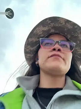 aurora divine online show from 02-12-26, 10:42